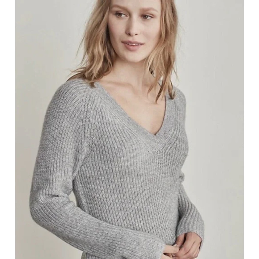 Elizabeth And James Gray Ribbed V Neck Sweater Women's Large Minimalist Knit Top — image 2 of 7